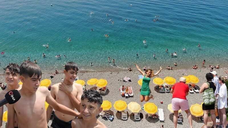 <p>Kurban Bayramı tatilinde en çok gidilen iller vatandaşlar tarafından büyük bir merakla araştırılmaya başlandı. Türkiye'de bayram tatiline gitmek isteyenlerin en çok tercih ettiği iller vatandaşlar tarafından araştırma konusu oldu. </p>