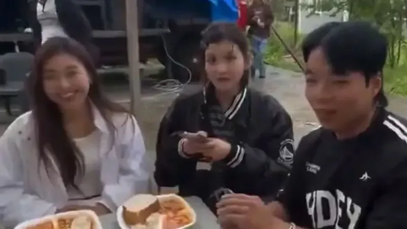 Koreli turistler neye uğradığını şaşırdı! Düğün yemeği yedirip 5 bin TL istediler