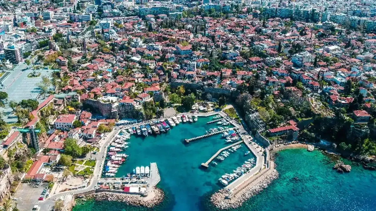 Antalya'da turistlerin en sevdiği ilçeler belli oldu!