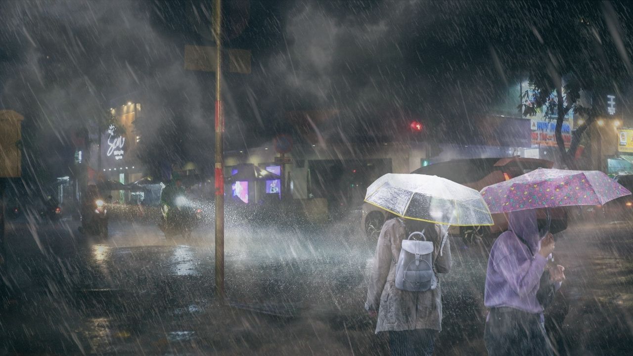 Antalya'da gök gürültülü sağanak yağış bu ilçeleri esir alacak!