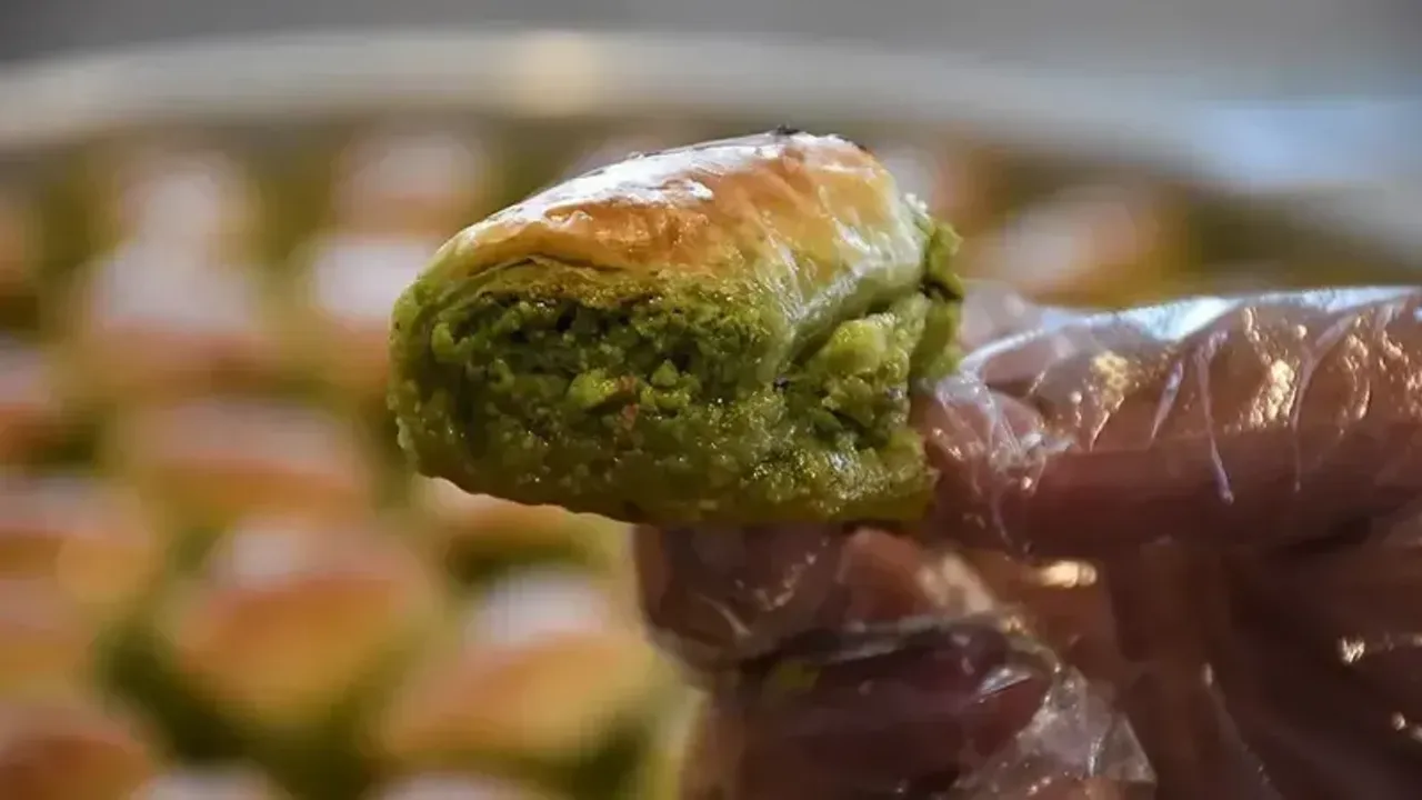 Fıstığa rekor zam! Baklavacılara çağrı