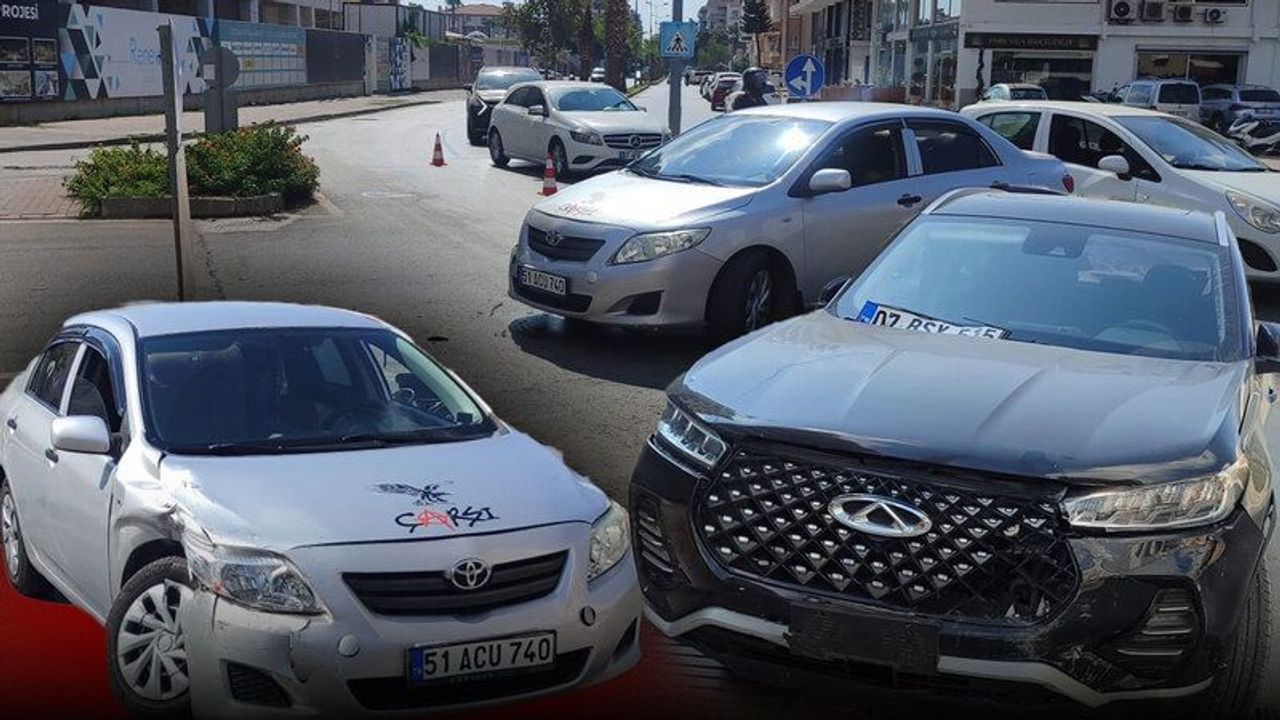 Antalya Manavgat’ta otomobiller çarpıştı: 1 kişi yaralandı