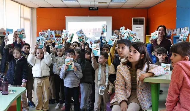 Antalya'da çocuklar kitapların dünyasıyla buluştu 