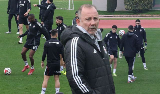 Beşiktaş, çalışmalarını Antalya kampında sürdürüyor