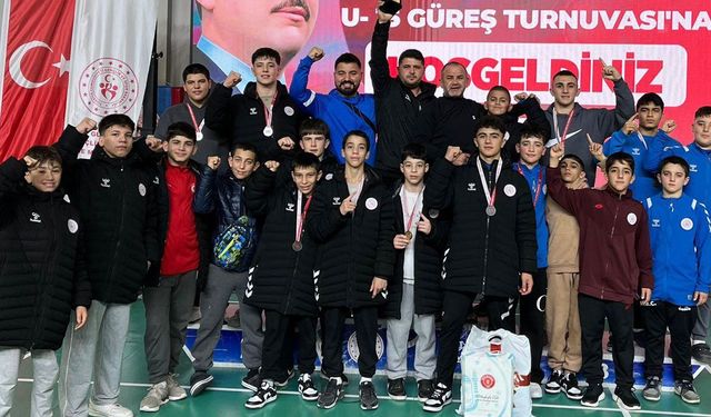 Antalyalı pehlivanlar 9 madalya ile döndü