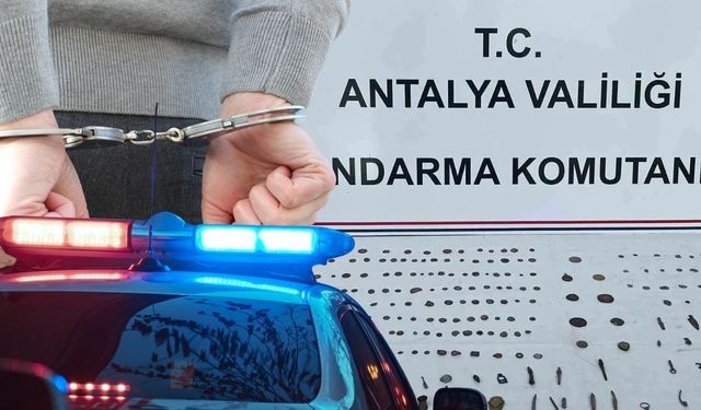 Antalya'da tarihi eser operasyonu: 281 parça ele geçirildi