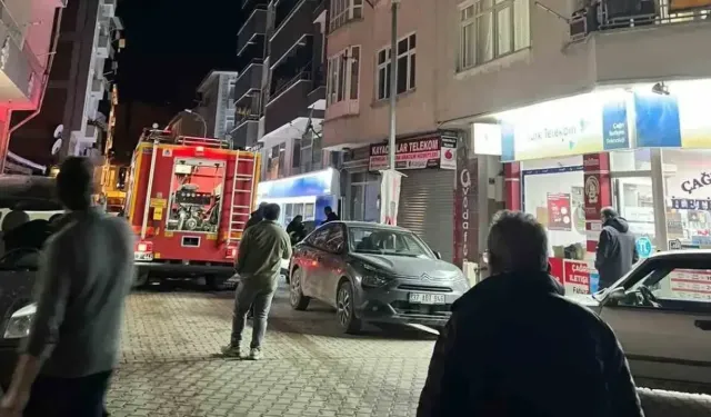 Kastamonu’da 5 katlı apartmanın çatısında yangın