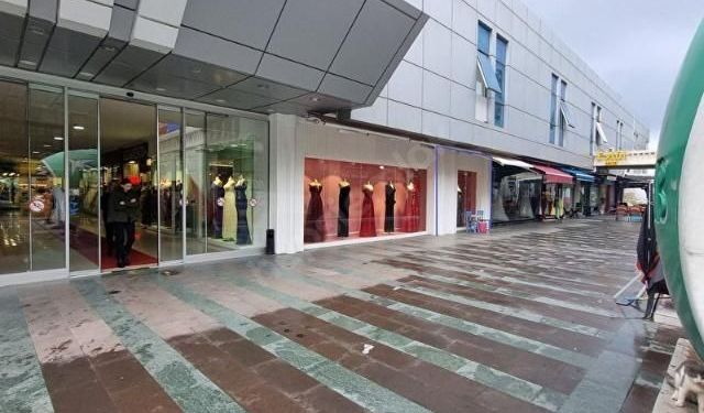 Antalya’da yatırımcıların dikkatine: Merkezi konumda icralık dükkan satışa çıkıyor